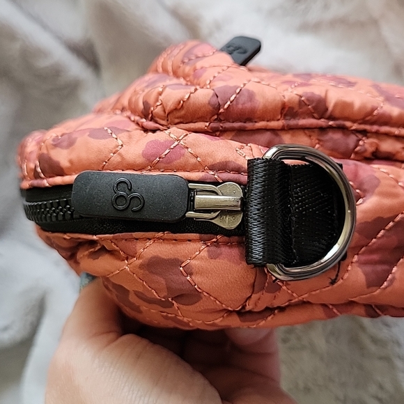 Beautiful Camp Gladiator Orange Leopard Print Crossbody/Belt Bag 🐆 - Picture 9 of 13